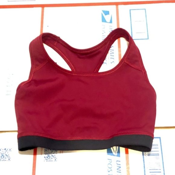 ❤️NWT Nike XS Red DriFit Classic Swoosh Bra - Picture 3 of 5